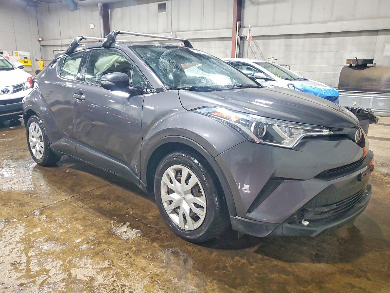 2019 Toyota C-Hr Le - zdjęcie 4