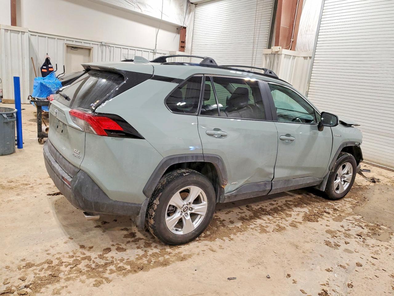 2021 Toyota Rav4 Hybrid Xle - zdjęcie 3