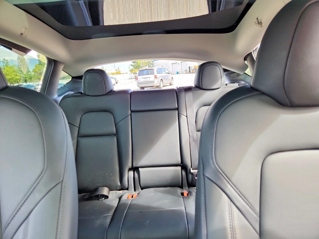 2023 Tesla Model Y - zdjęcie 10