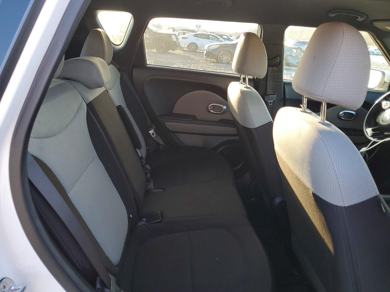 2019 Kia Soul Base - zdjęcie 11