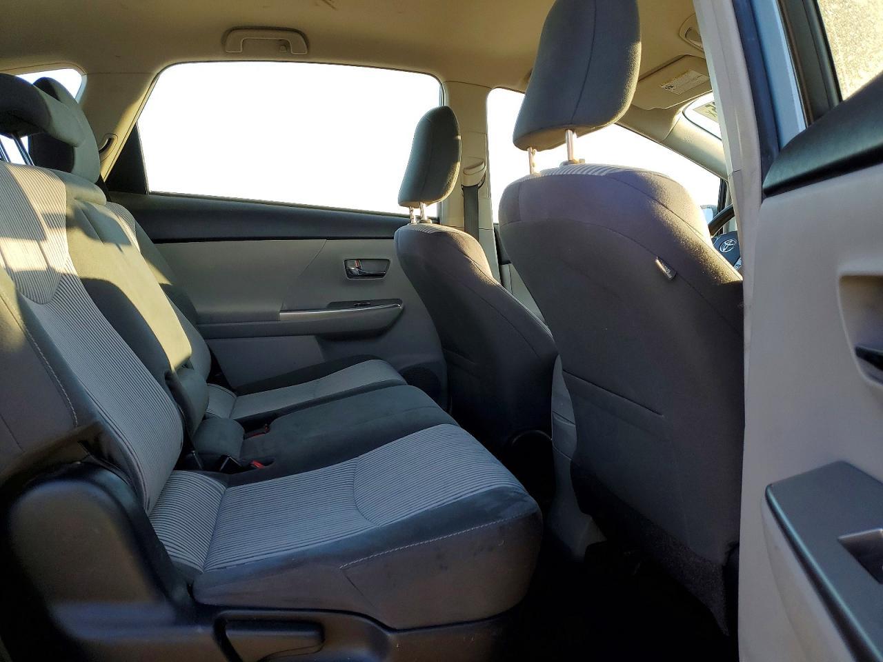 2015 Toyota Prius V Three - zdjęcie 10