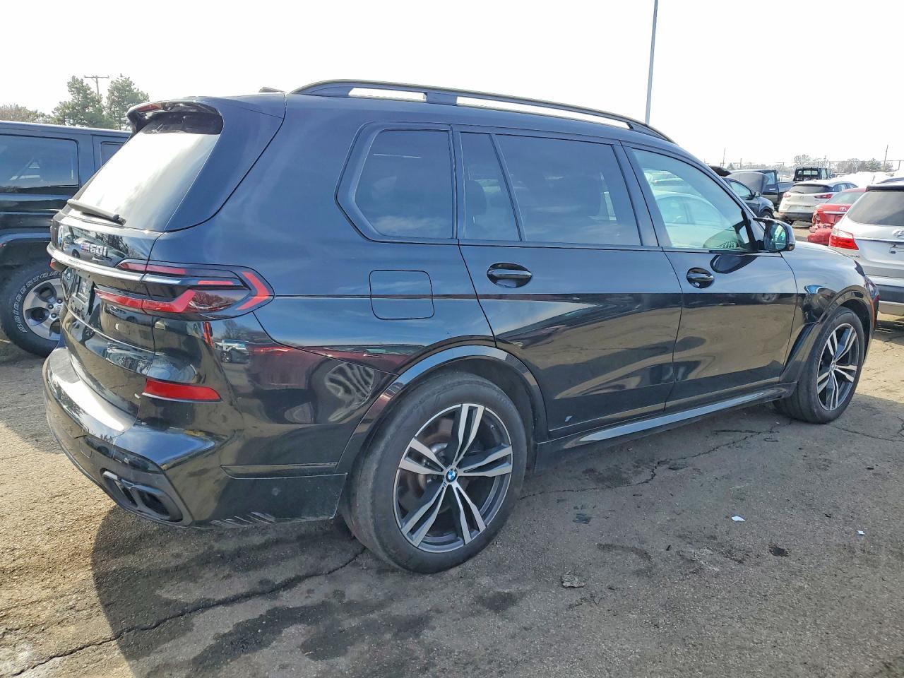 2023 BMW X7 M60I - zdjęcie 3