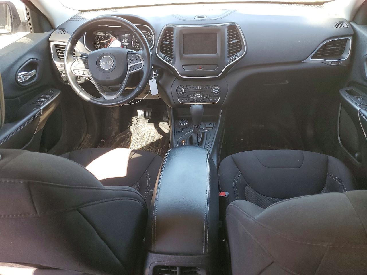 2020 Jeep Cherokee Latitude - zdjęcie 8