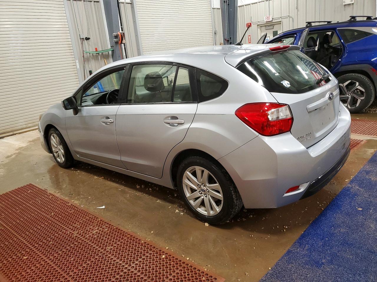 2015 Subaru Impreza Premium - zdjęcie 2