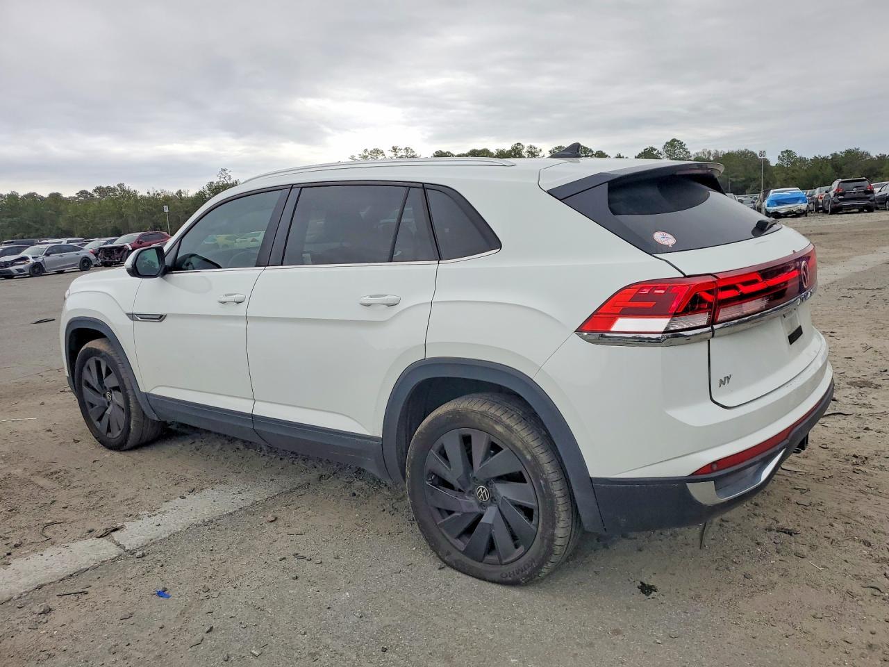 2024 Volkswagen Atlas Cross Sport Se - zdjęcie 2