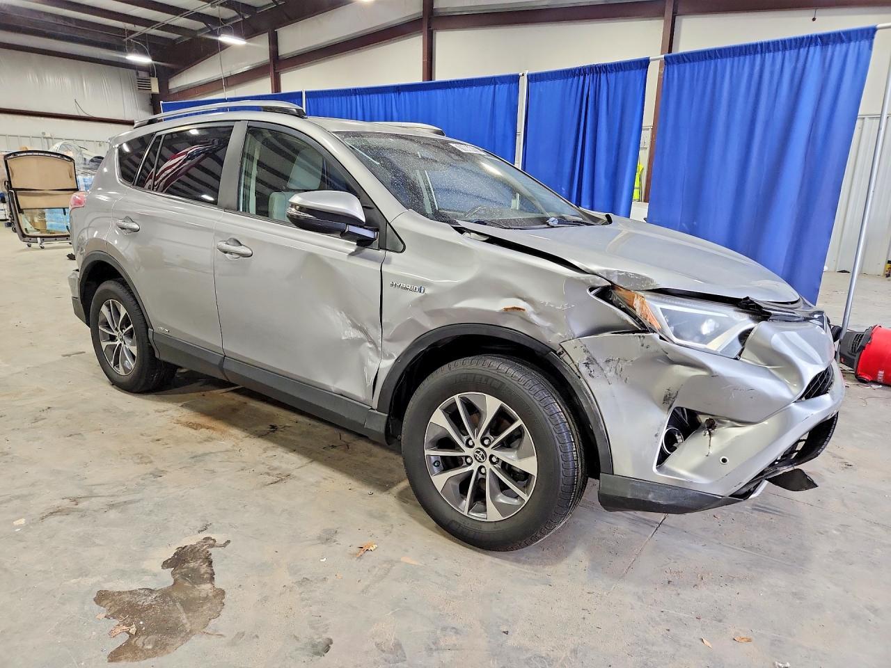 2017 Toyota Rav4 Hv Le - zdjęcie 4
