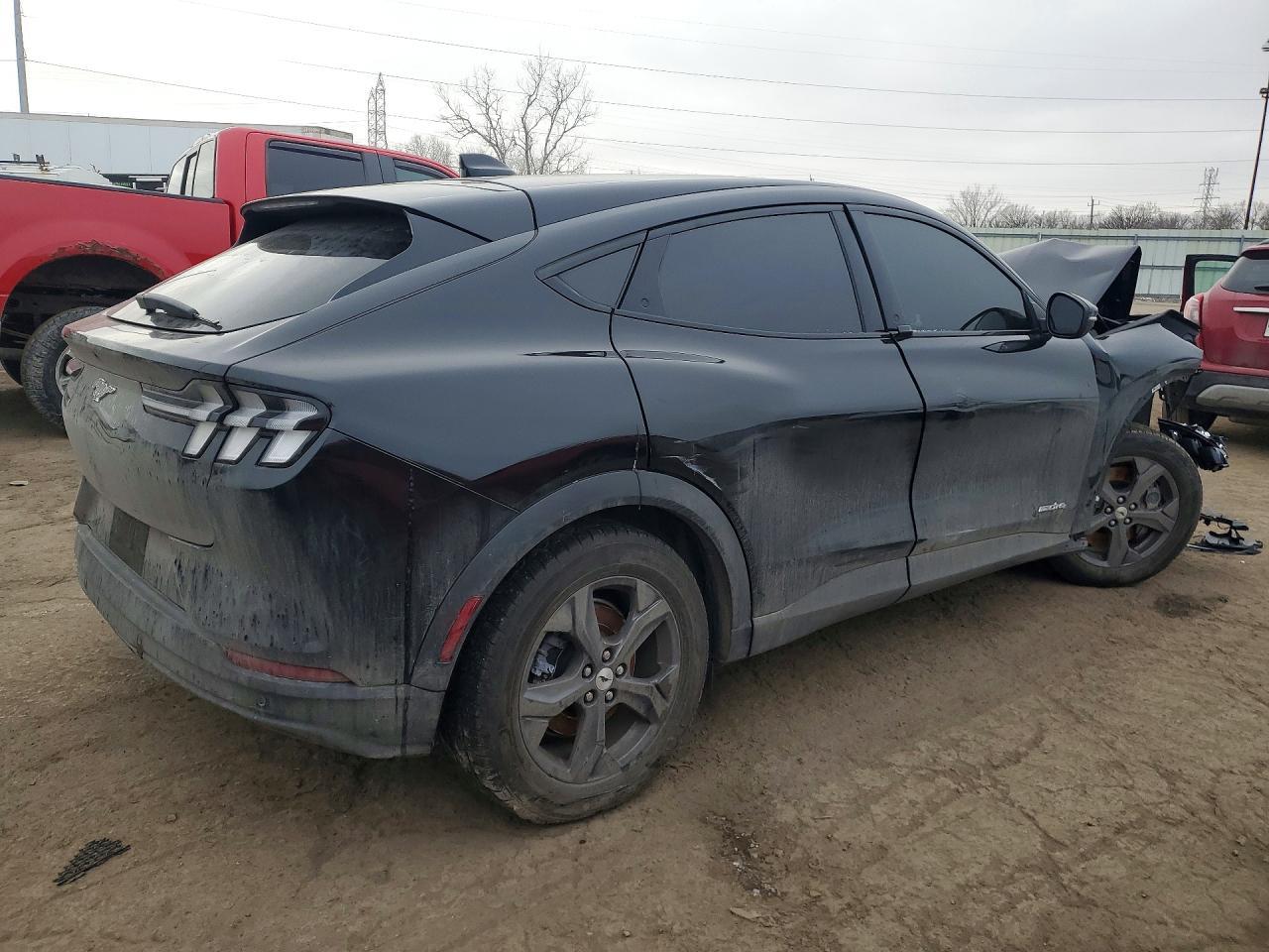 2022 Ford Mustang Mach-E Select - zdjęcie 3