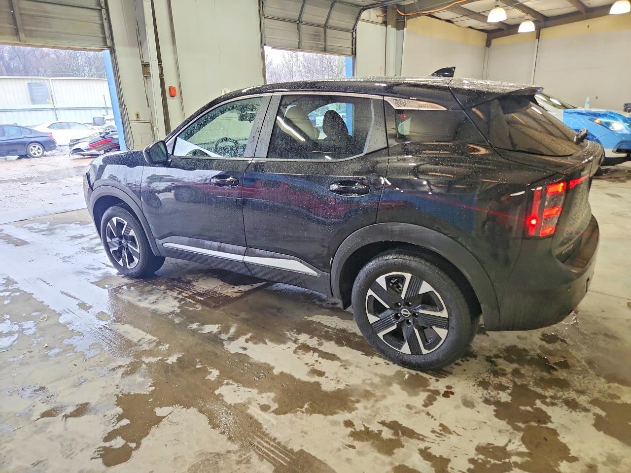 2025 Nissan Kicks Sv - zdjęcie 2