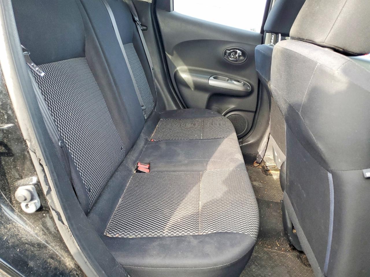 2015 Nissan Juke S - zdjęcie 11