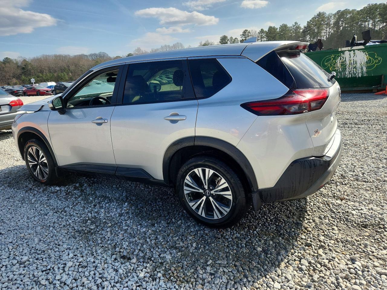 2023 Nissan Rogue Sv - zdjęcie 2