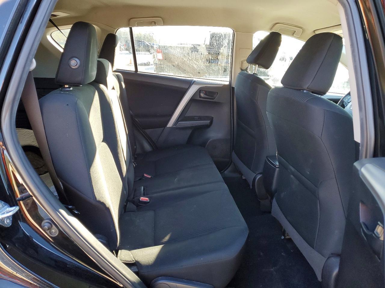 2018 Toyota Rav4 Le - zdjęcie 11