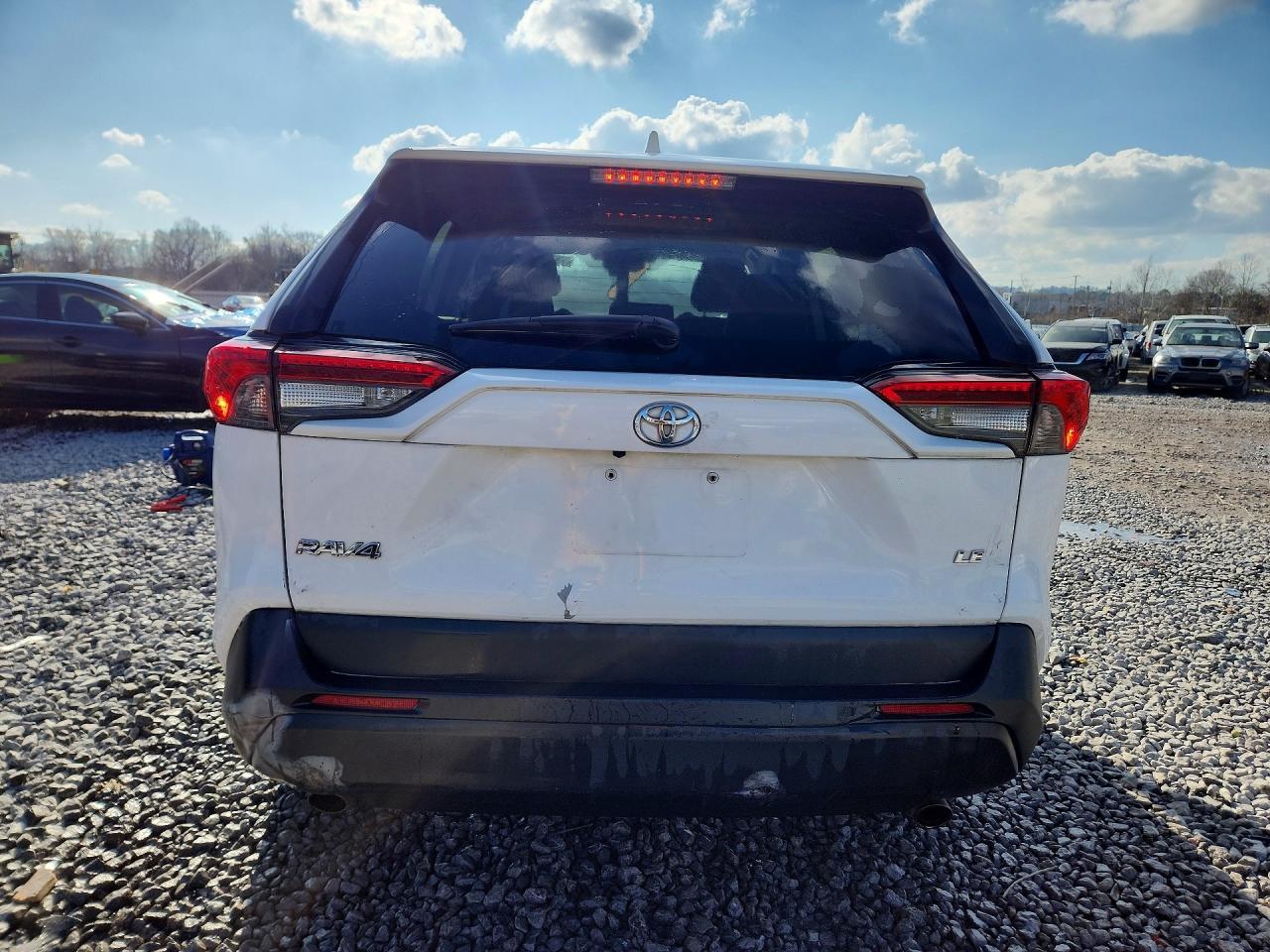 2019 Toyota Rav4 Le - zdjęcie 6