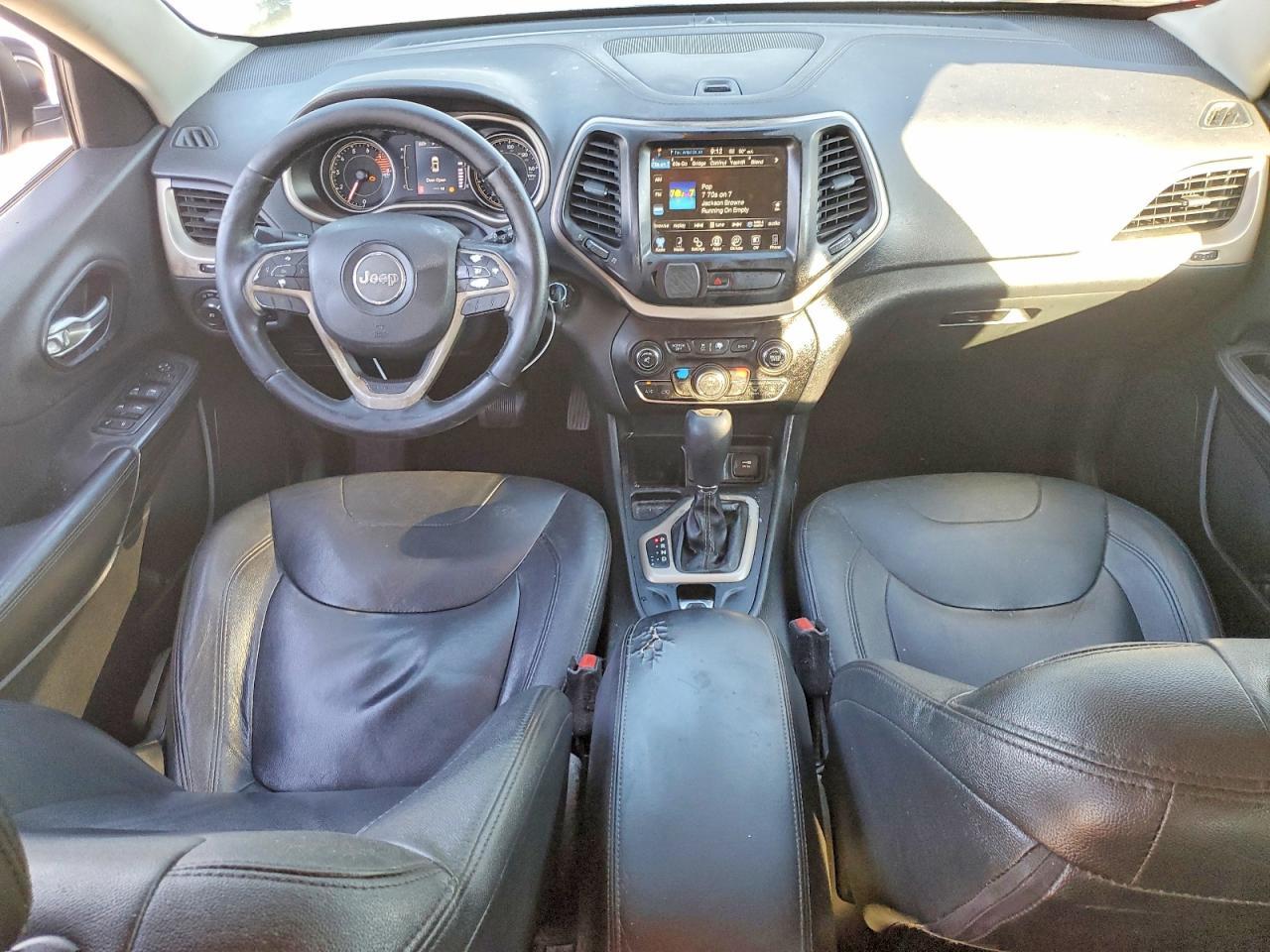 2016 Jeep Cherokee Latitude - zdjęcie 8