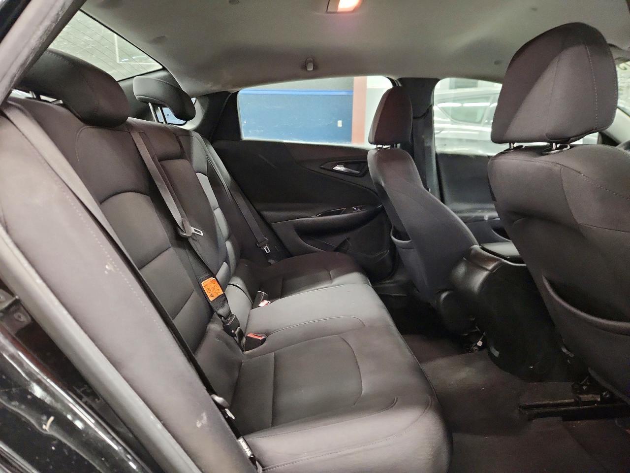 2017 Chevrolet Malibu Ls - zdjęcie 10