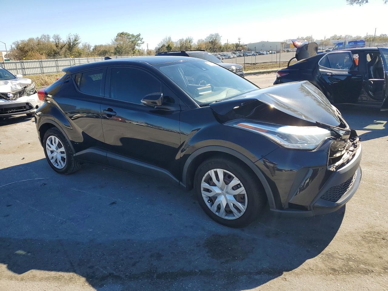 2020 Toyota C-Hr Le - zdjęcie 4