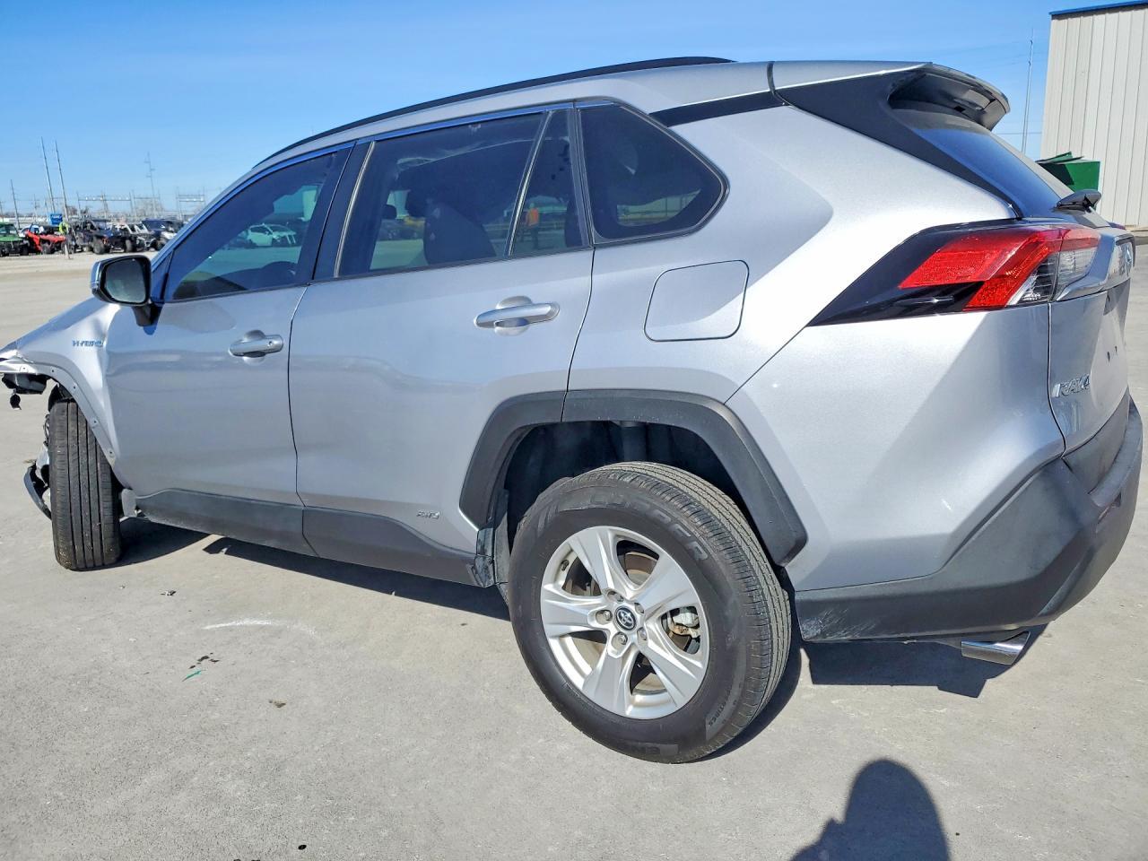 2021 Toyota Rav4 Xle - zdjęcie 2