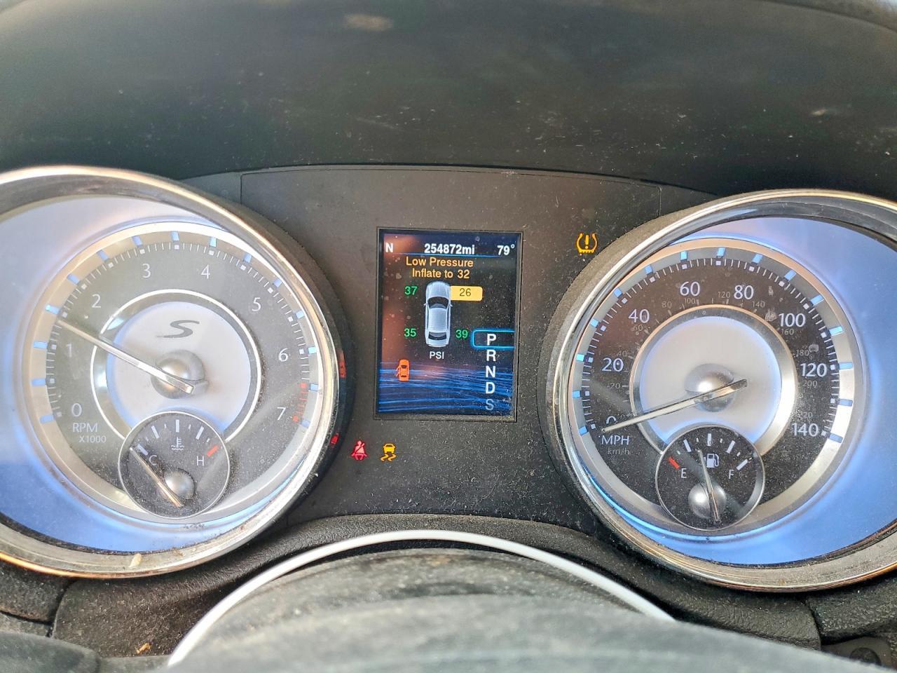 2014 Chrysler 300 S - zdjęcie 9