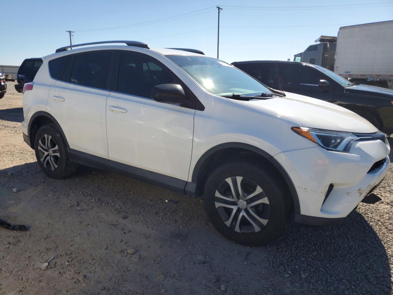 2017 Toyota Rav4 Le - zdjęcie 4