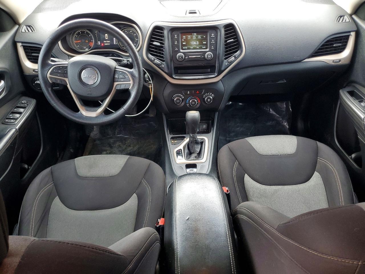 2015 Jeep Cherokee Sport - zdjęcie 8