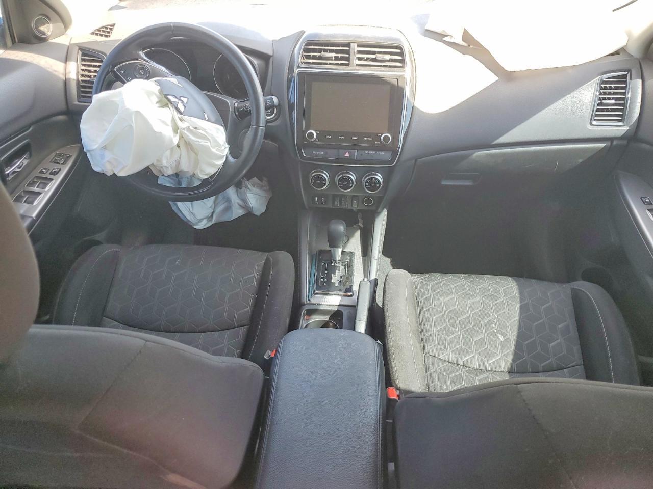 2021 Mitsubishi Outlander Sport Se - zdjęcie 8