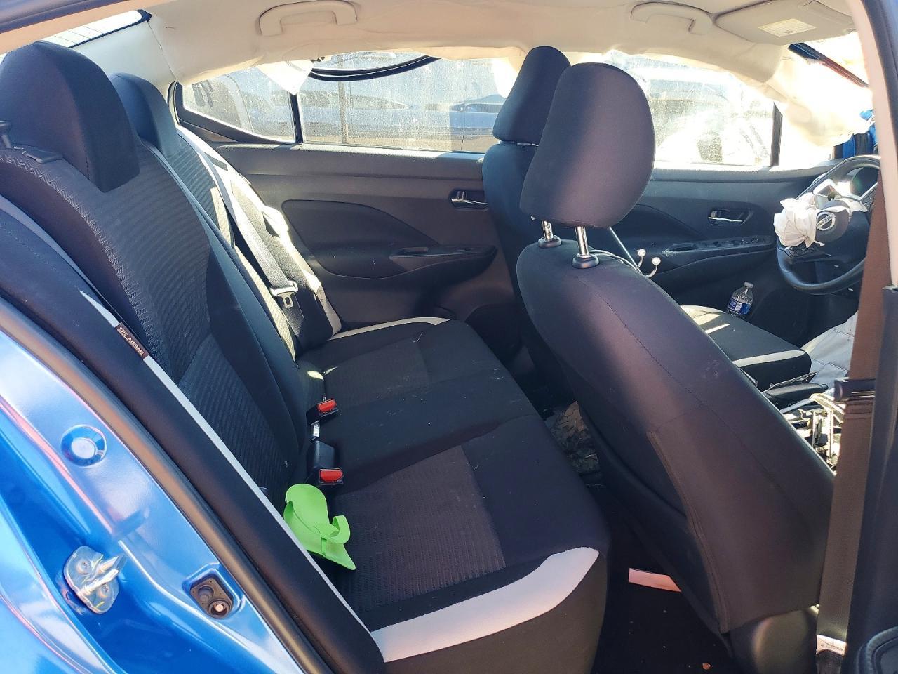 2022 Nissan Versa Sv - zdjęcie 10