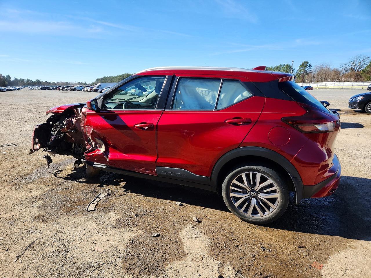 2021 Nissan Kicks Sv - zdjęcie 2