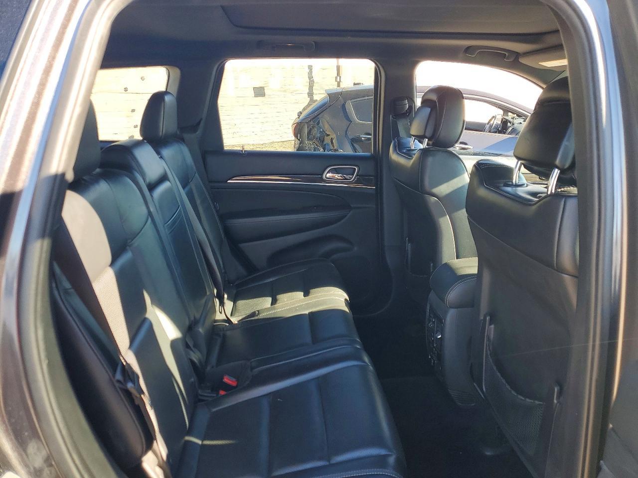 2015 Jeep Grand Cherokee Overland - zdjęcie 11