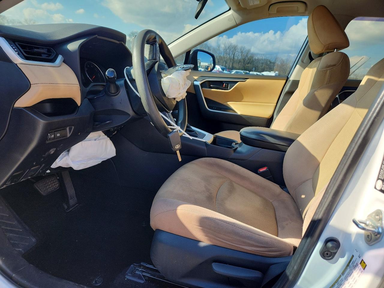 2019 Toyota Rav4 Le - zdjęcie 7