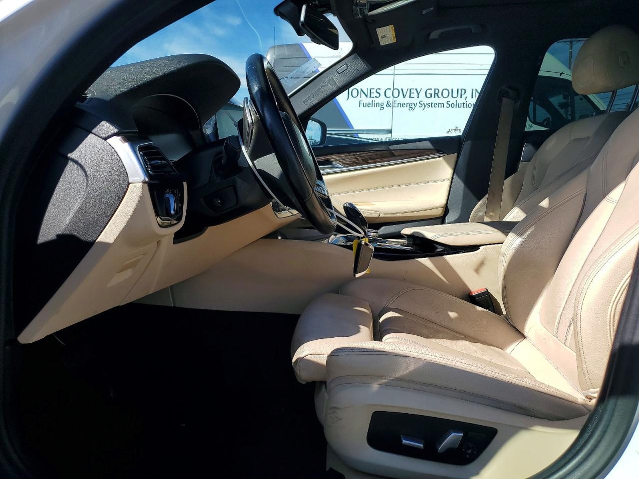 2020 BMW 530 I - zdjęcie 9