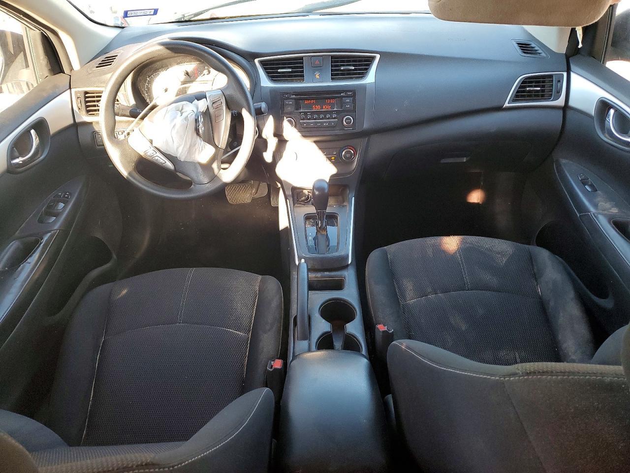 2016 Nissan Sentra S - zdjęcie 8