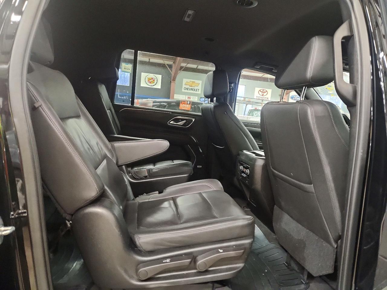 2021 Chevrolet Suburban K1500 Lt - zdjęcie 11