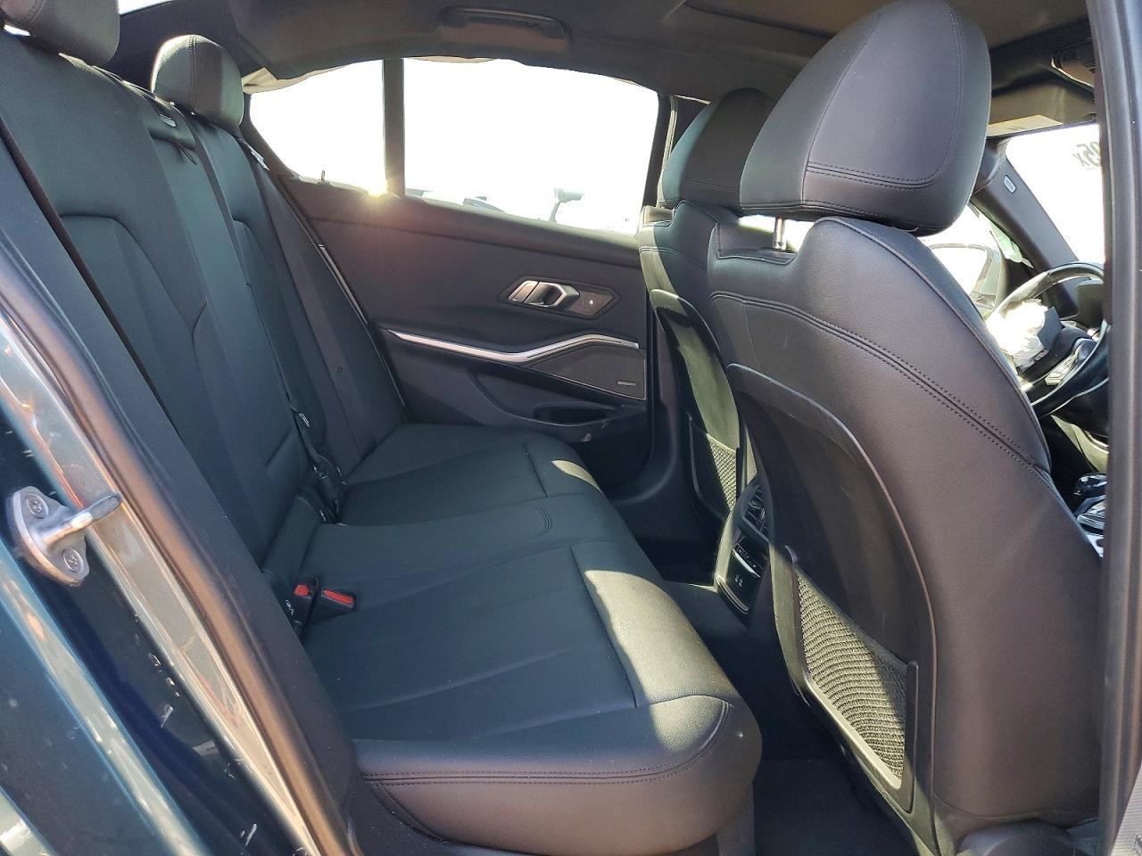 2021 BMW Motorrad 330I - zdjęcie 10