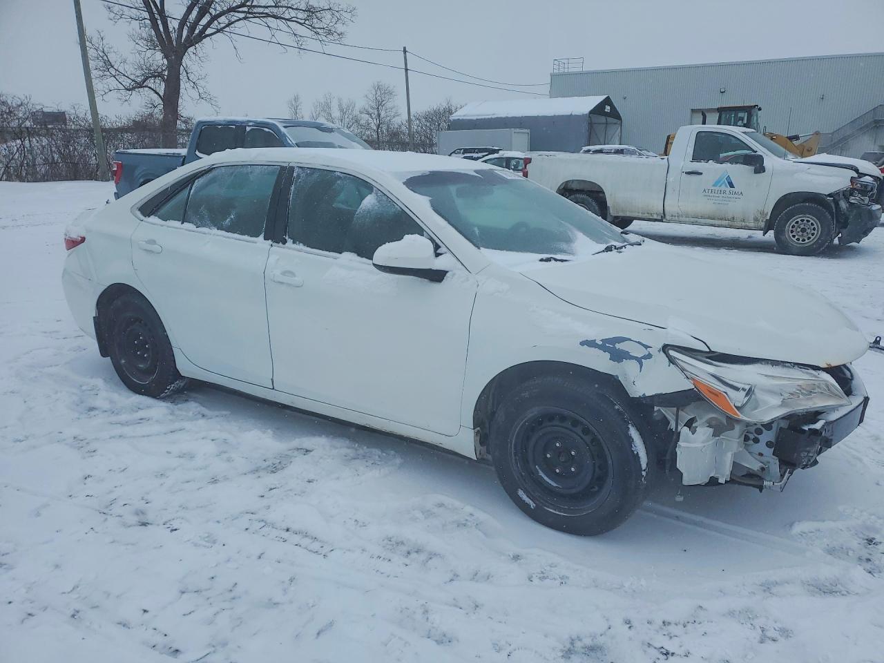 2016 Toyota Camry Le - zdjęcie 4