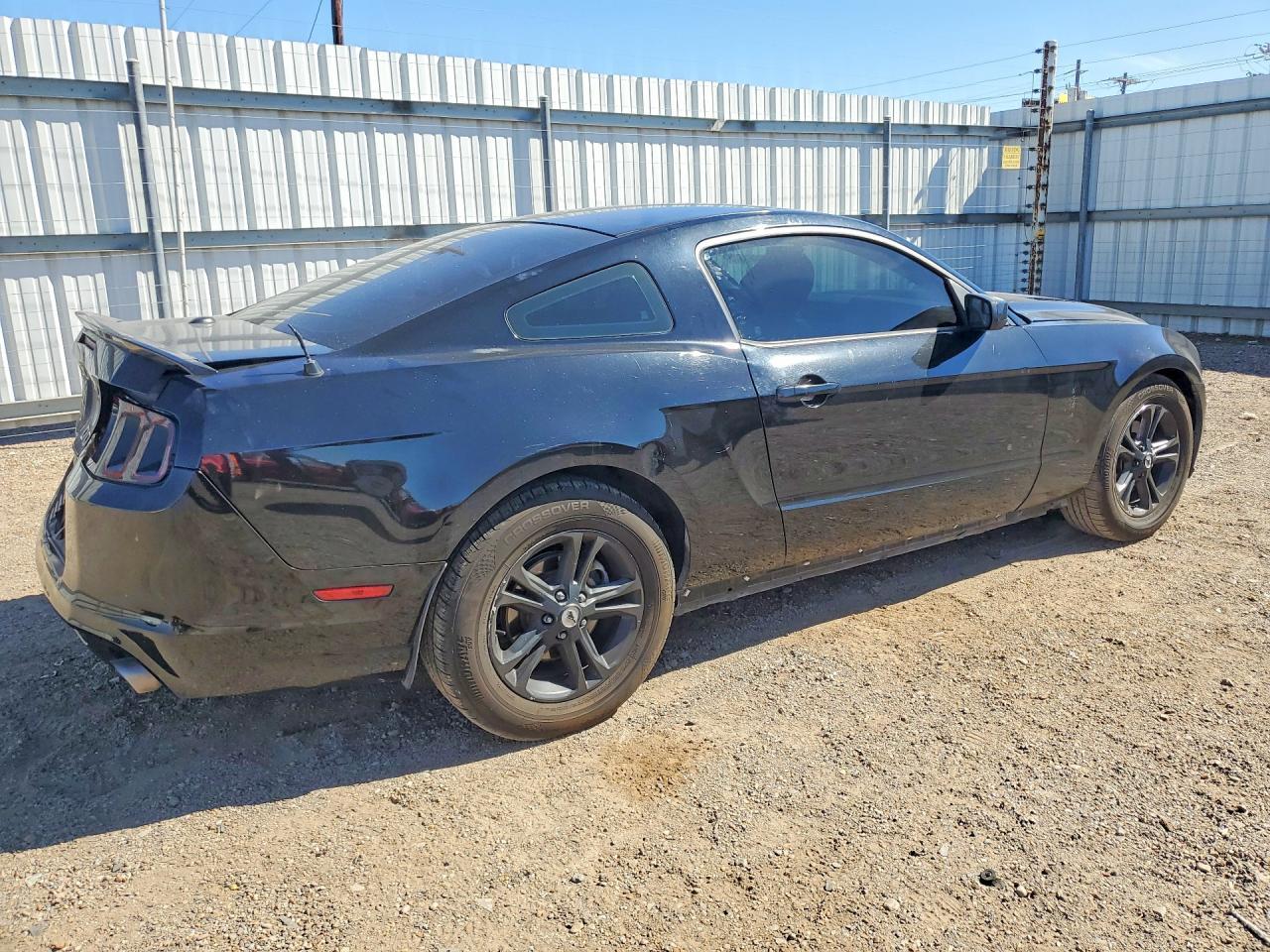2014 Ford Mustang - zdjęcie 3
