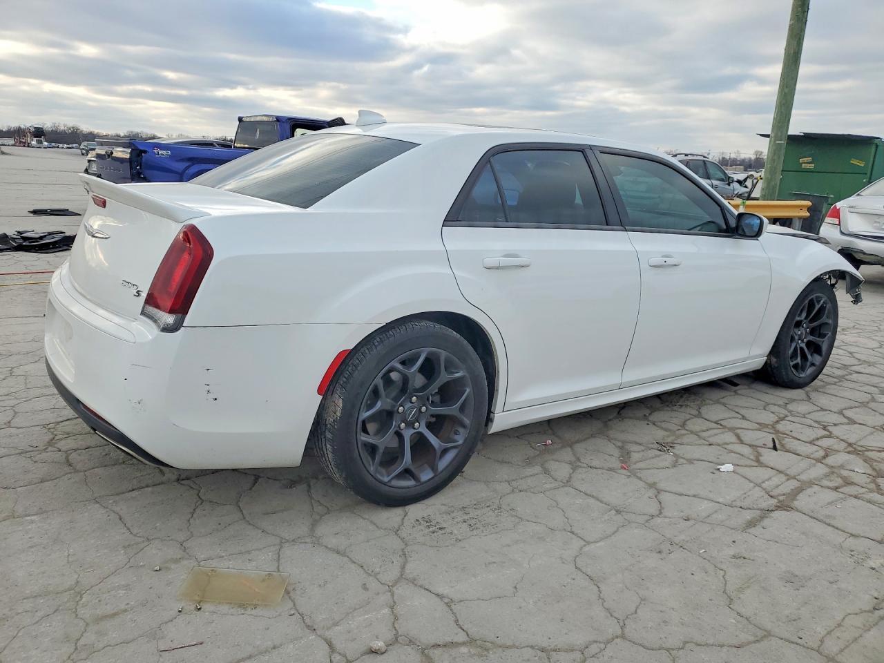 2020 Chrysler 300 S - zdjęcie 3
