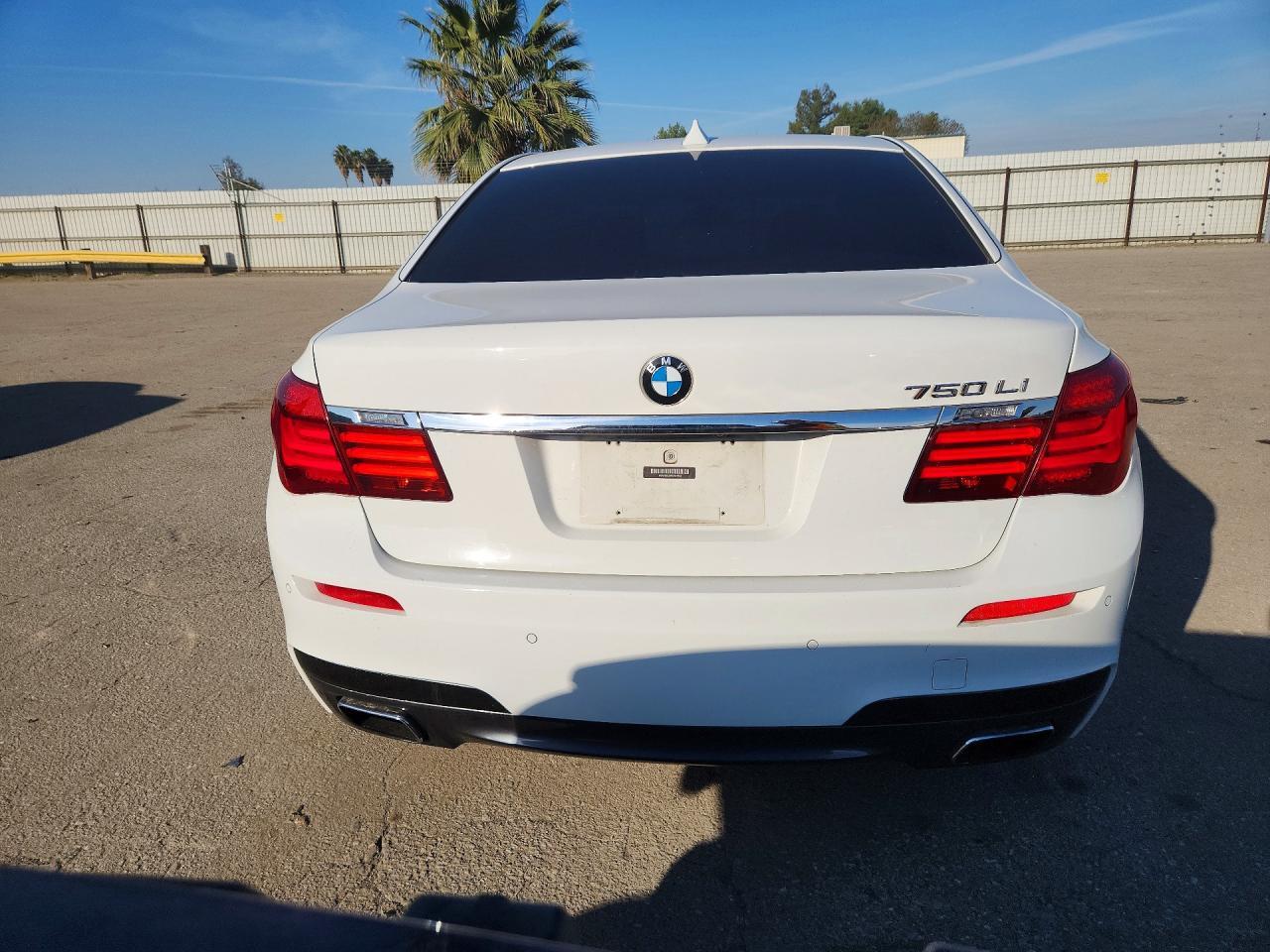 2015 BMW 750 Li - zdjęcie 6