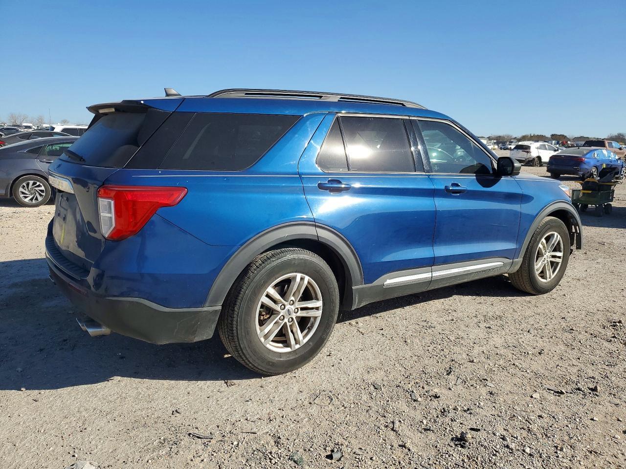 2021 Ford Explorer Xlt - zdjęcie 3