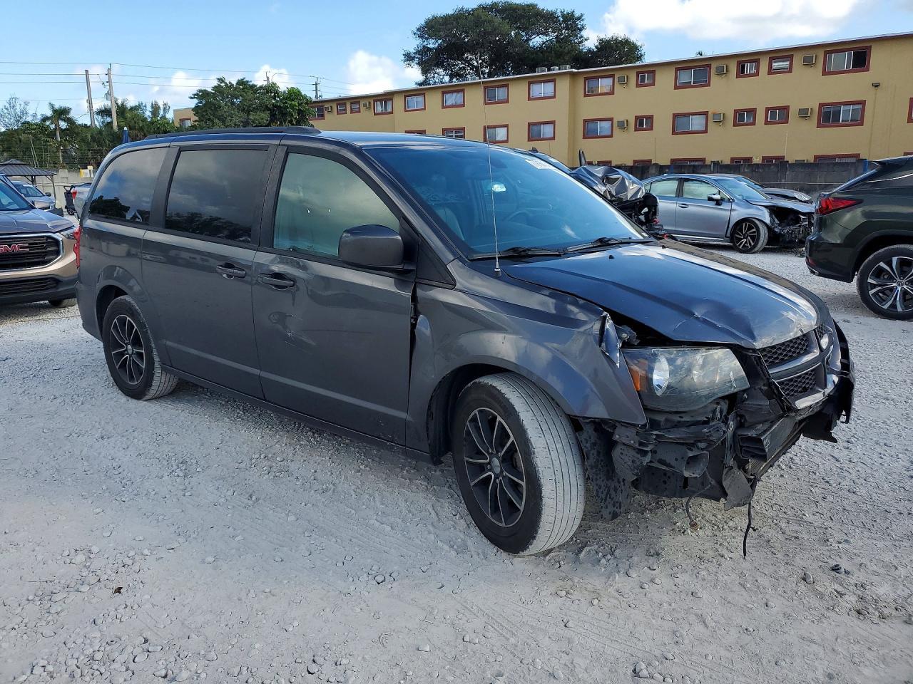 2018 Dodge Grand Caravan Gt - zdjęcie 4