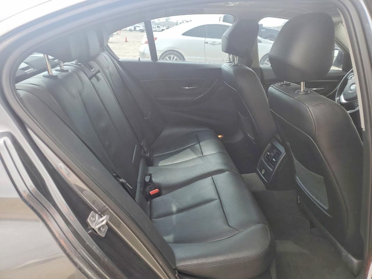 2015 BMW 328 I - zdjęcie 10