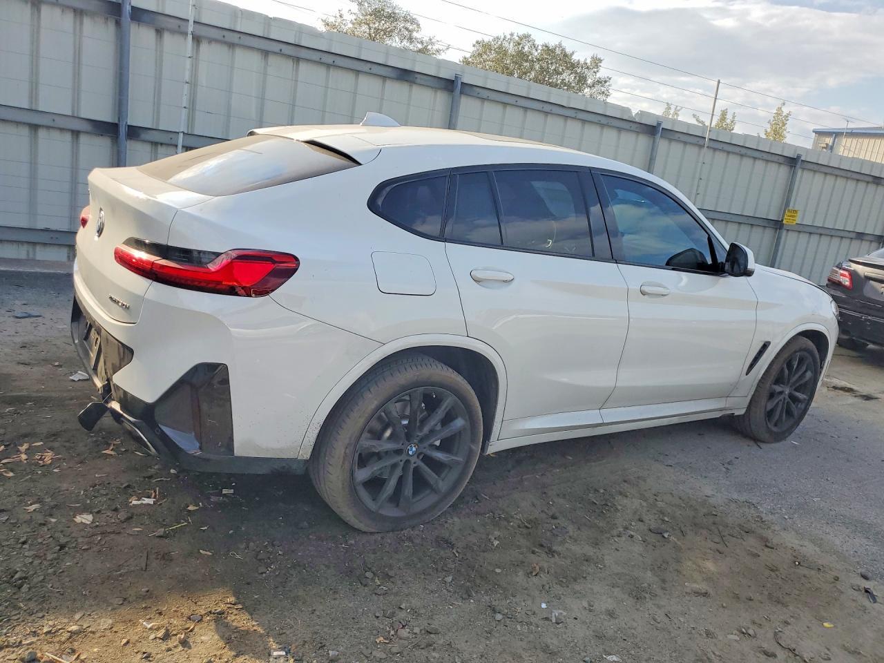 2025 BMW X4 xDrive30I - zdjęcie 3