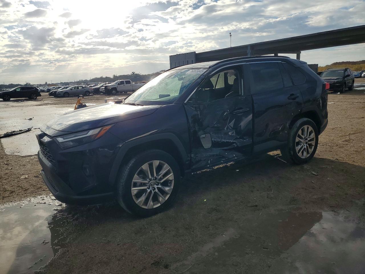 2023 Toyota Rav4 Xle Premium - zdjęcie główne