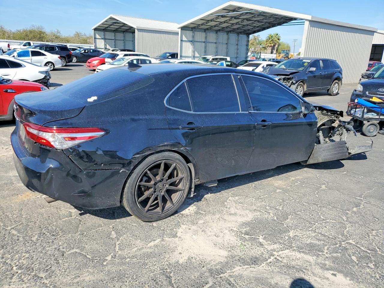 2019 Toyota Camry /Le/ - zdjęcie 3