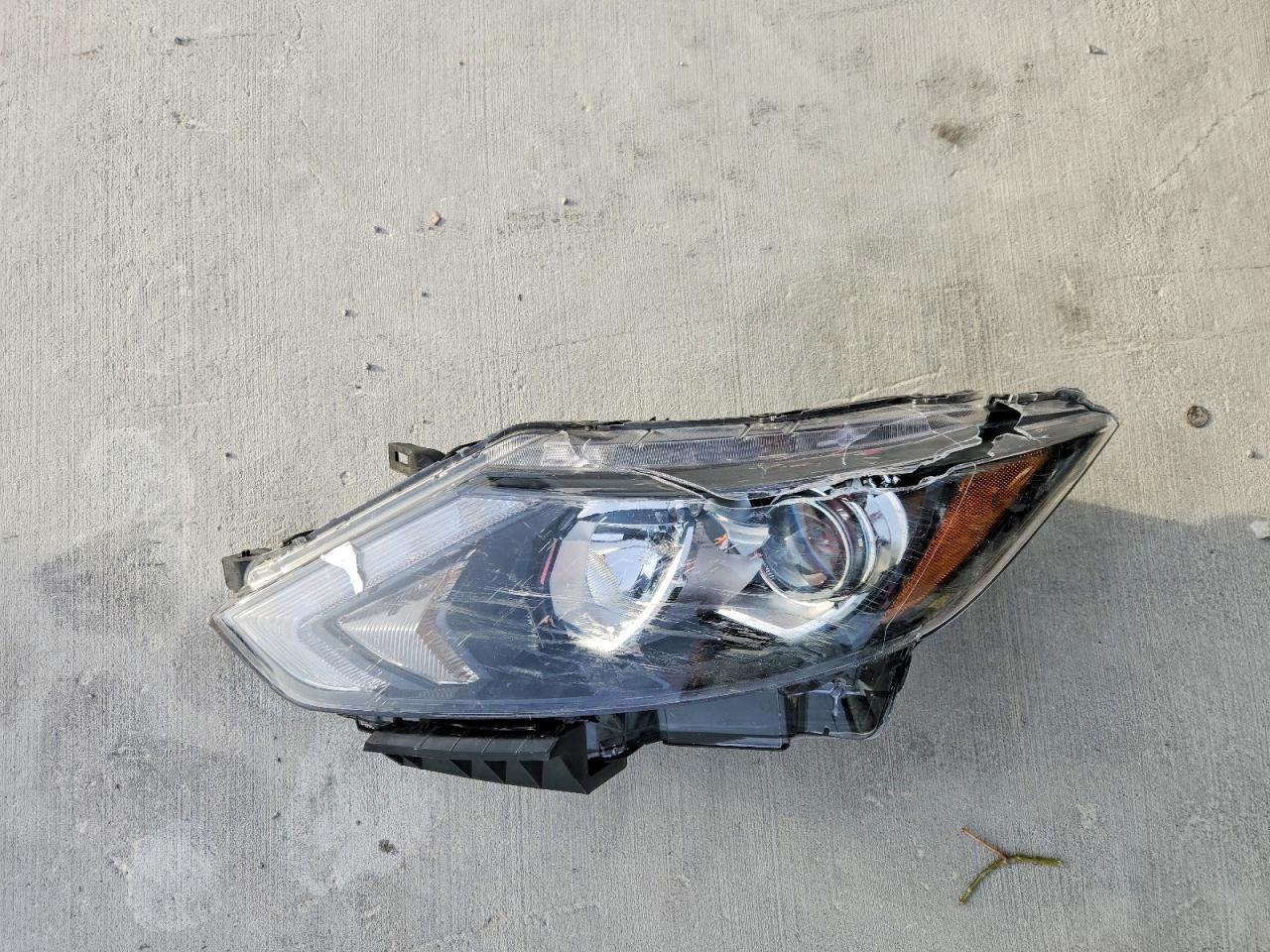 2018 Nissan Rogue Sport S - zdjęcie 13