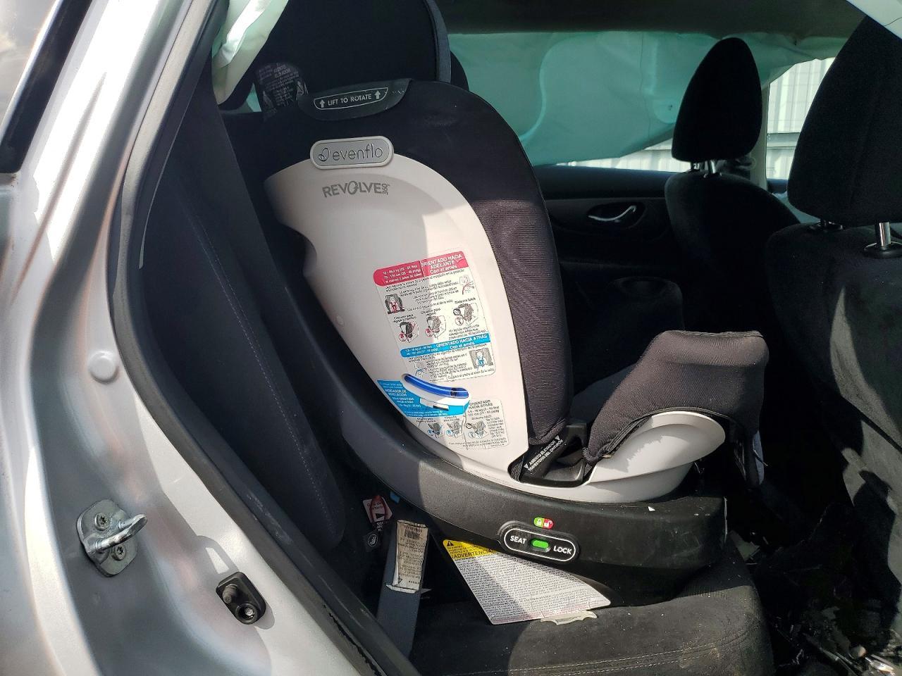 2016 Nissan Rogue S - zdjęcie 10