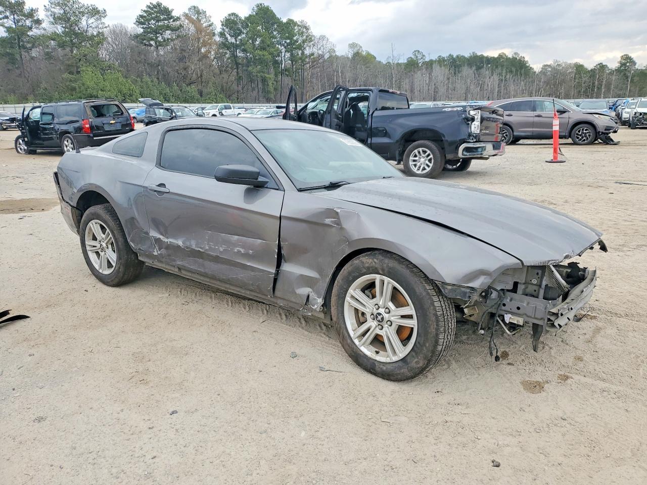 2014 Ford Mustang - zdjęcie 4