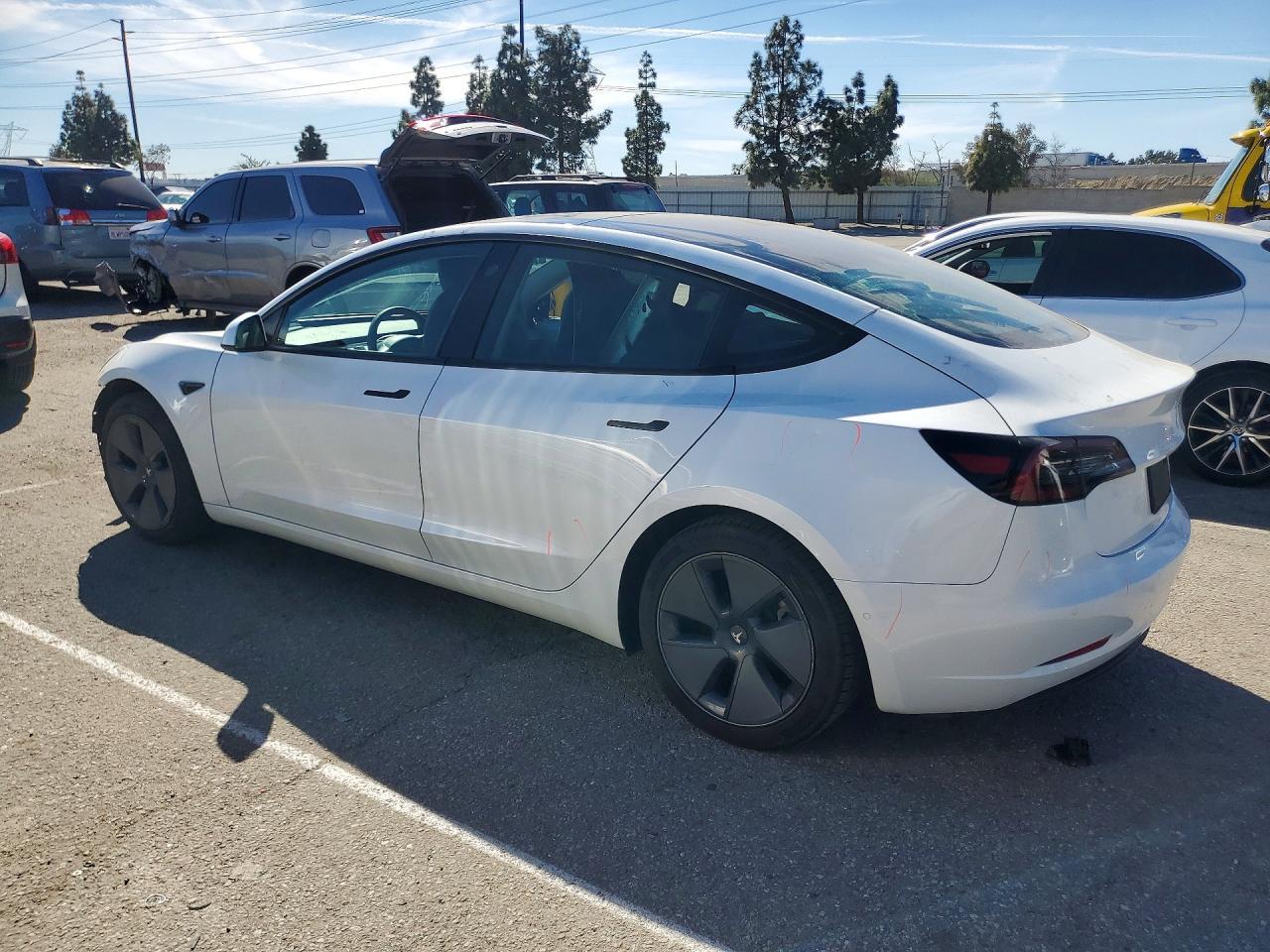 2022 Tesla Model 3 - zdjęcie 2