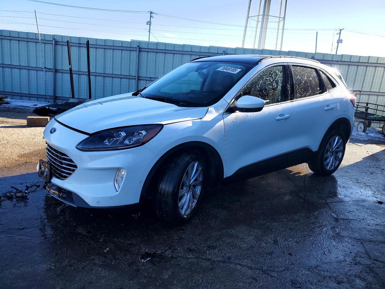 2022 Ford Escape Titanium - zdjęcie główne