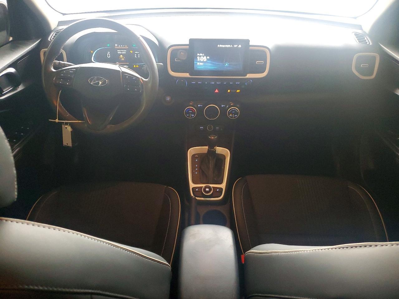 2024 Hyundai Venue Limited - zdjęcie 8