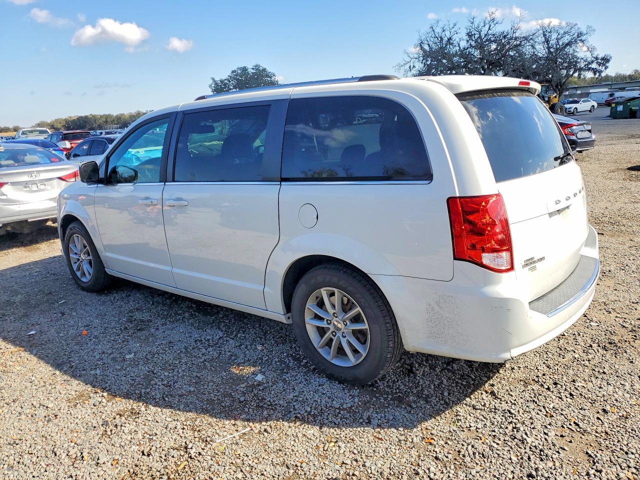 2019 Dodge Grand Caravan Sxt - zdjęcie 2