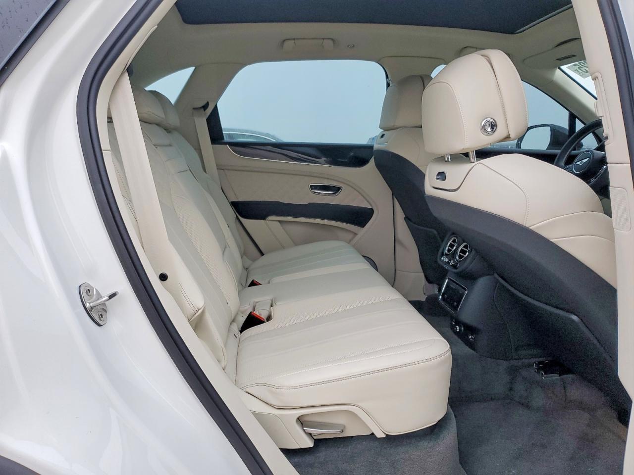 2022 Bentley Bentayga - zdjęcie 10